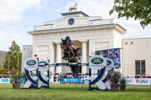 Der CSI3* im Frühjahr vor dem historischen Portal zur Reithalle ist ein Klassiker im Turnierkalender. Foto: sportfotos-lafrentz.de